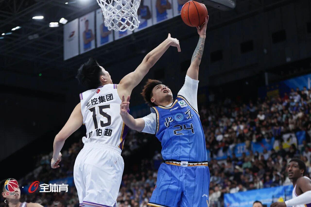 据探长了解，赵睿赛后经检查腰部骨头无碍，不过有些挫伤，他将调整休息一场，预计等球