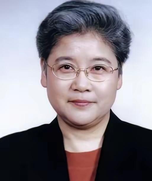 1977年9月，唐闻生被下放到“五七干校”劳动，从此她远离了工作多年的外交系统。