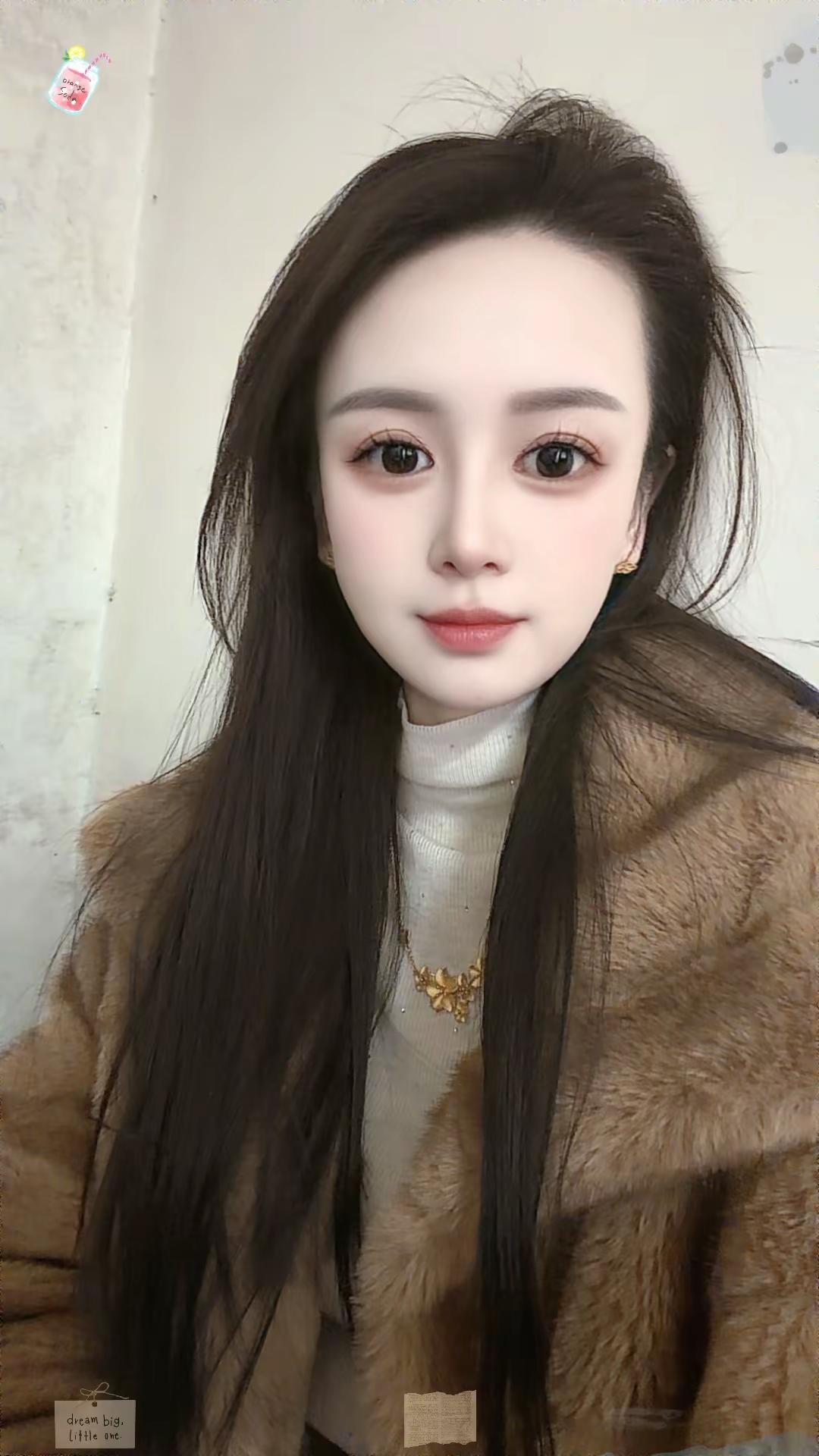 “ 今年好好干，争取买件碎花裙               也感受一下Polo衫