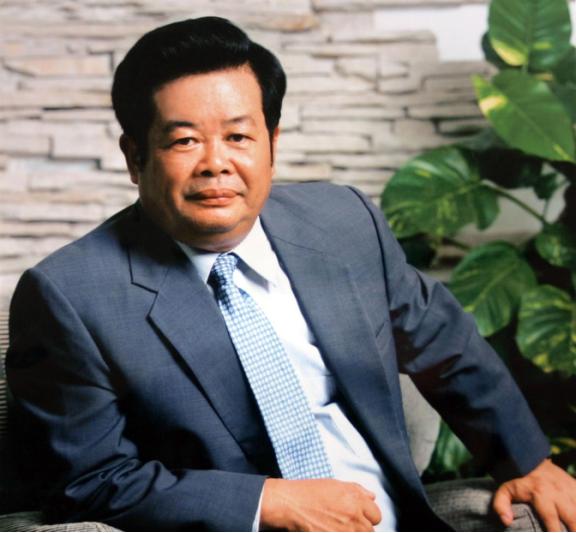1994年，曹德旺在法庭上指着庭长的鼻子说：我听说只要200万，你就能包给人家打