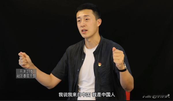 2019年，一名约旦司机拿出刀子，要求中国游客支付5000元车费，小伙摸了摸身上