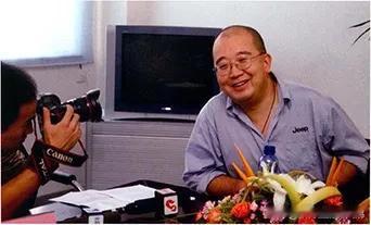 #新华社战地记者唐师曾因病离世#
这位刚去世的战地记者（65岁），看他过往的文字