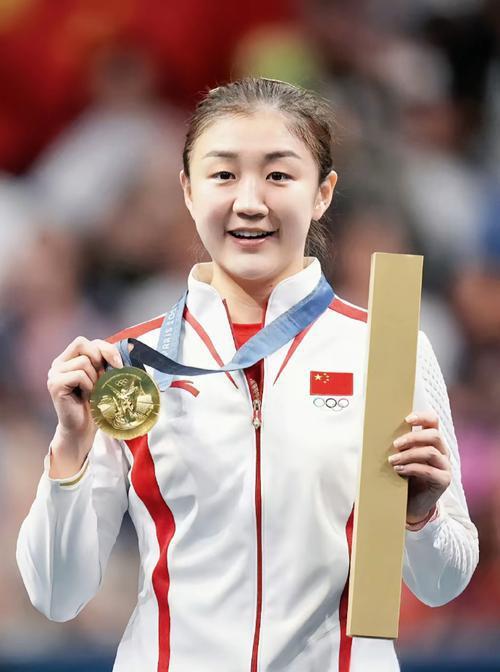 陈梦真行！奥运冠军当完，转头就去宁波办学校，还带着恩师陈斌和队友一起创业。陈斌可