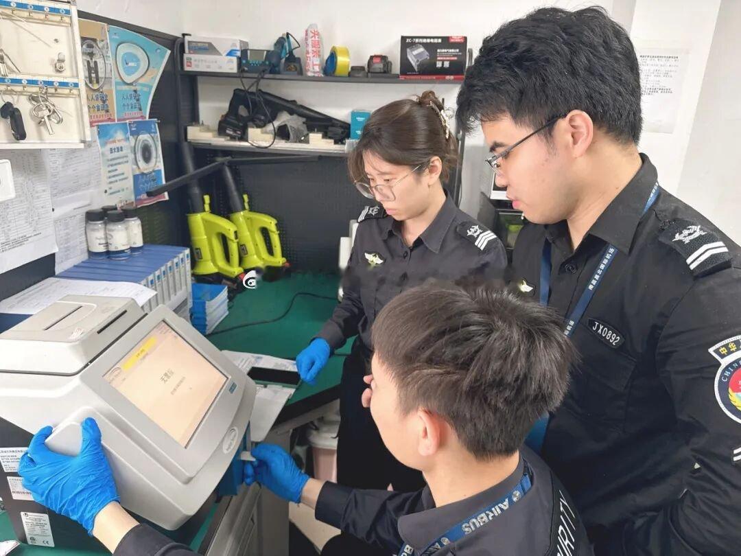 【英雄城交通•航空 | 省机场集团安检护卫部完成民用航空痕量爆炸安全检查设备定检
