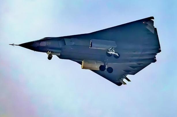 如果 “歼 - 36” 等新一代作战飞机已经进入空中加油测试阶段，就意味着它所处