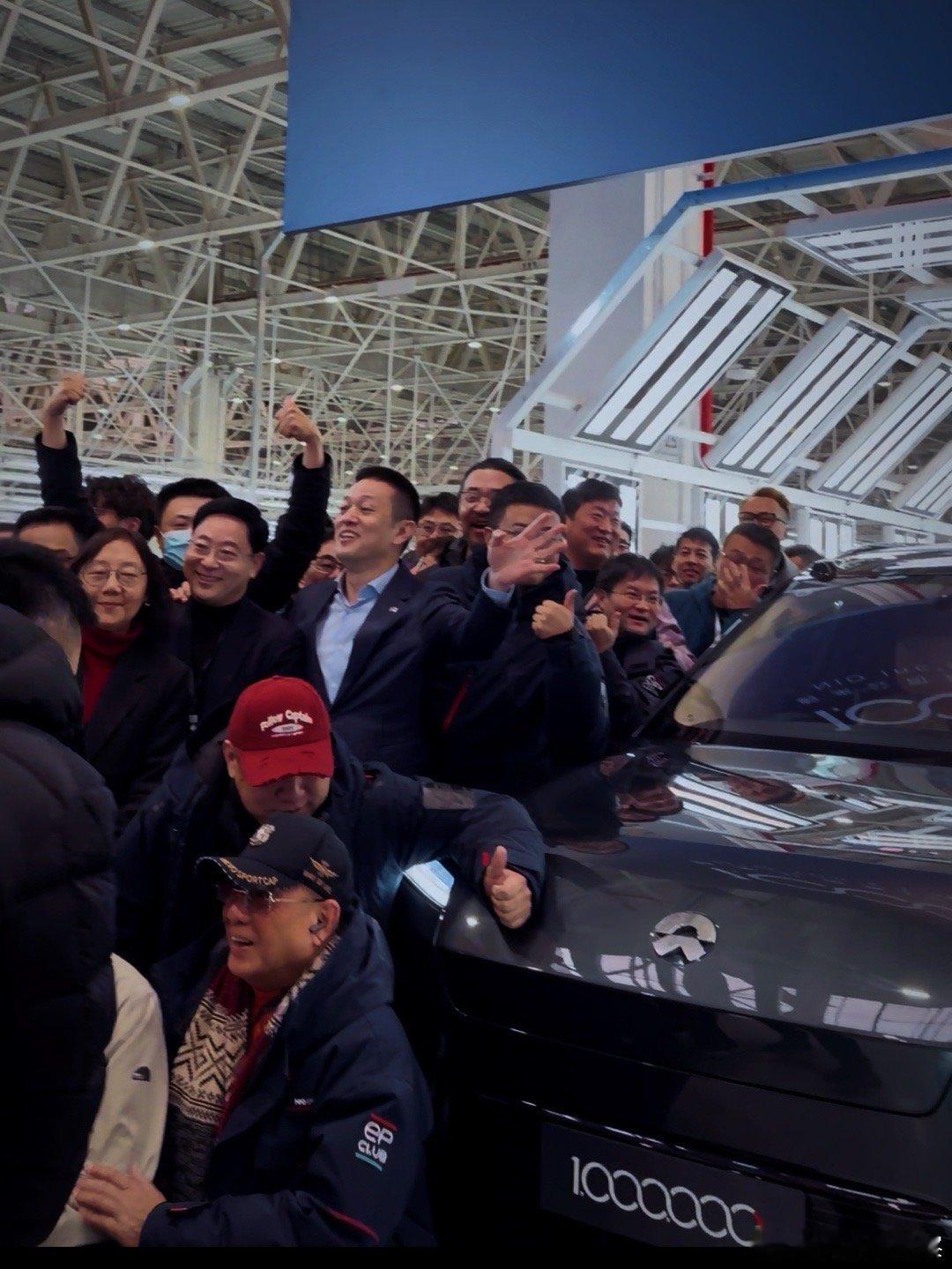 今天蔚来第100万辆下线瑞雪兆丰年❄️❄️❄️❄️我提问：100万辆对于蔚来意味