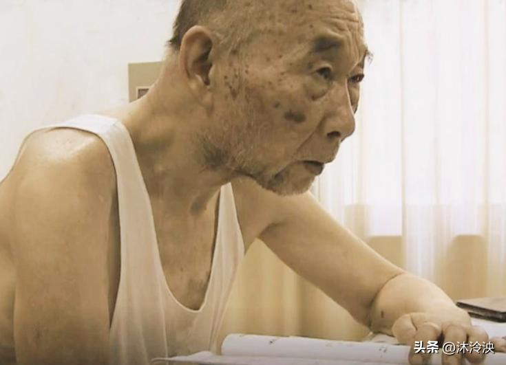 中国导弹为什么如此精准？全靠这名身穿5元背心的老人，他花18个月就破解了“钱学森