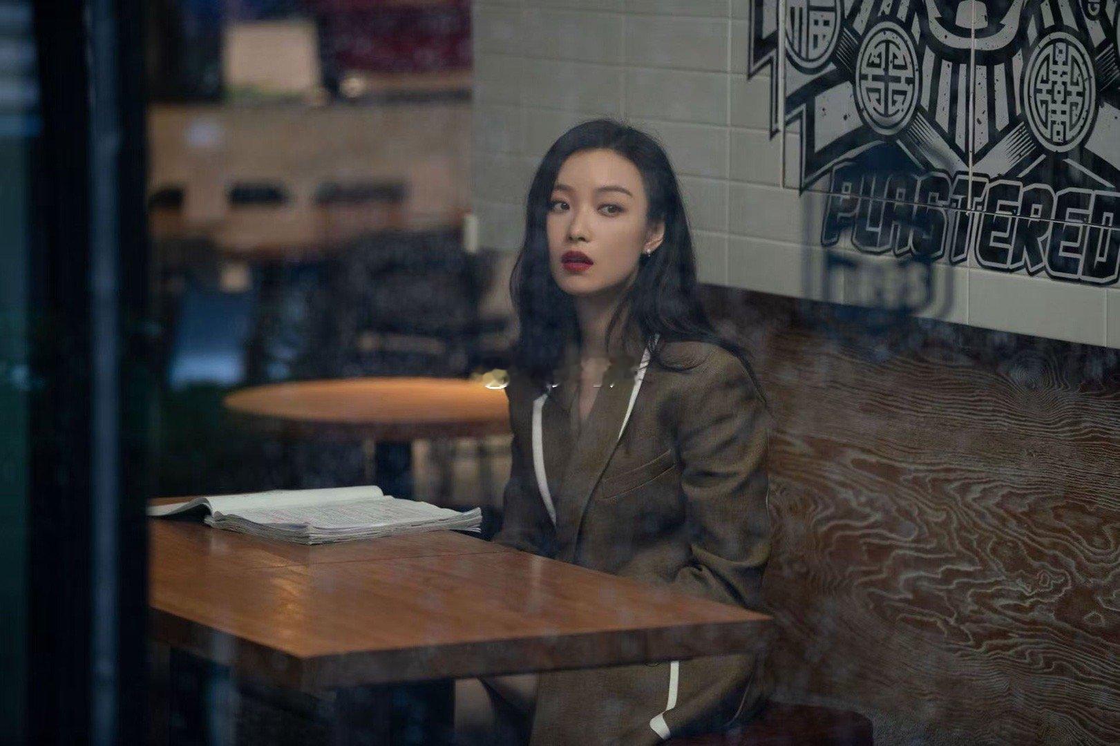 古二爆料刘诗诗倪妮流金岁月内幕 倪妮与朱锁锁的高度契合有目共睹，那些为角色注入的