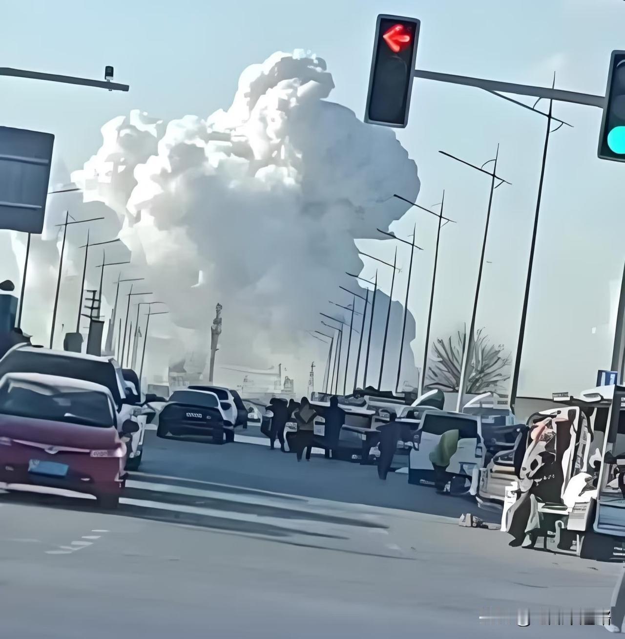 看到包头钢厂爆炸的消息，
我马上做了三个决定。

第一个决定，给家里每个房间都装