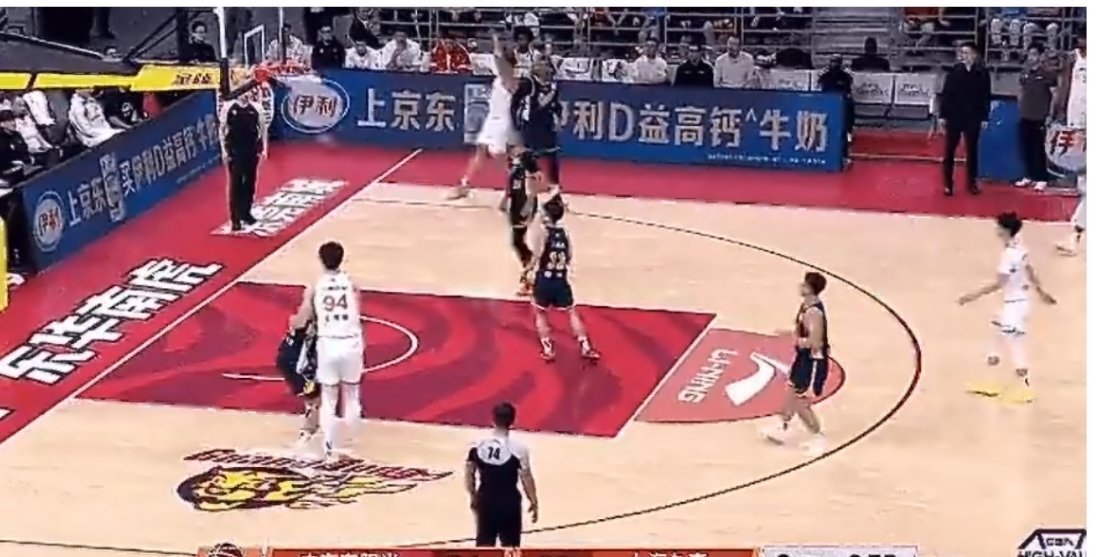 内线失守+投射失准，广东男篮快打旋风遭遇上海男篮强力阻击广东男篮vs上海男篮 在