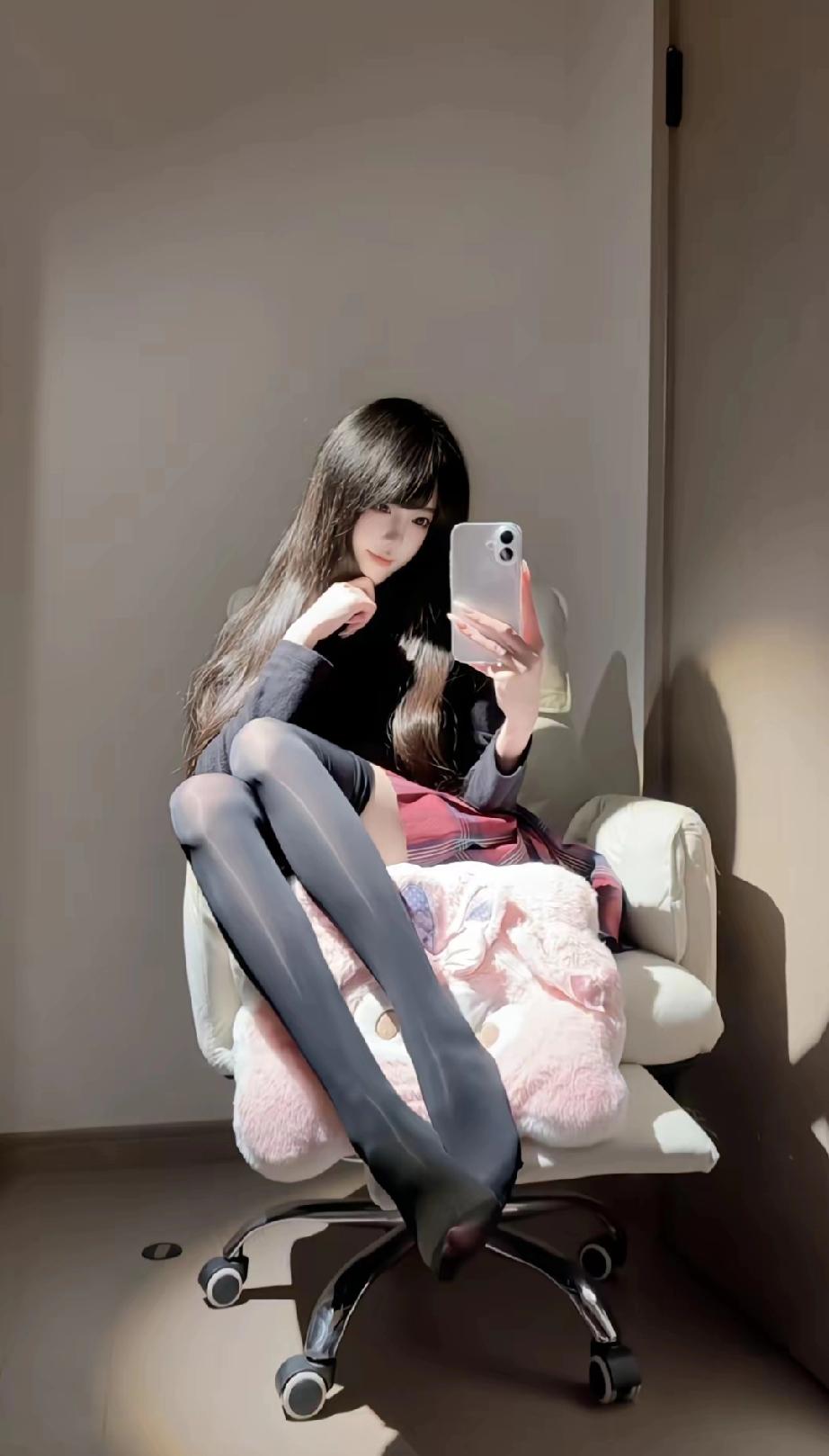 爱到卑微，终会后悔，人心易变。
分享今日的人生感悟分享今日好句