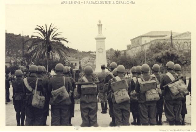 烽火问鼎计划每天认识一件兵器 1941年4月30日，意大利伞兵首次实战空降。19