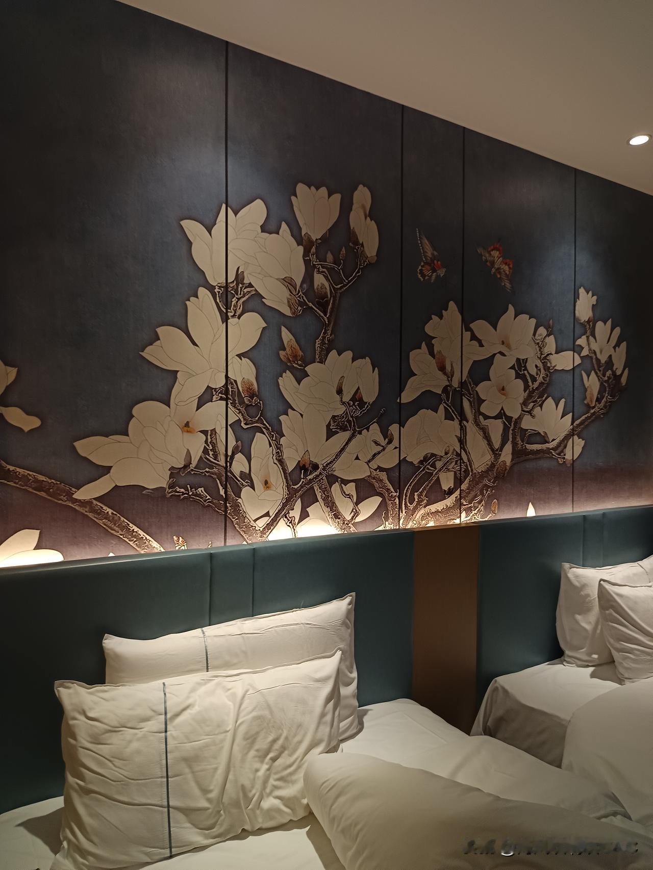 南昌入住了白玉兰酒店，体验感很不错。就拿南昌八一广场人民公园地铁站店来说，位置超