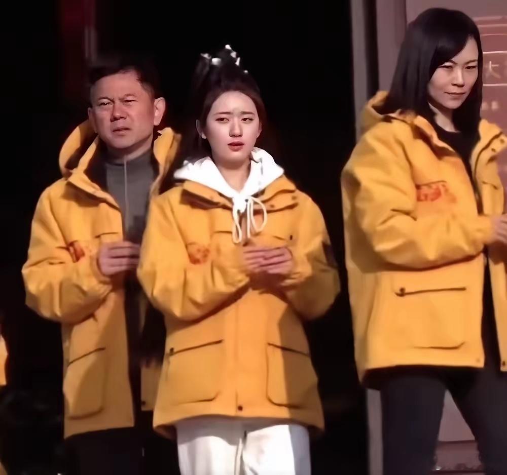 赵露思1月25日复工首秀，“春节欢聚百人宴” 引期待女演员赵露思因身体不适入院治
