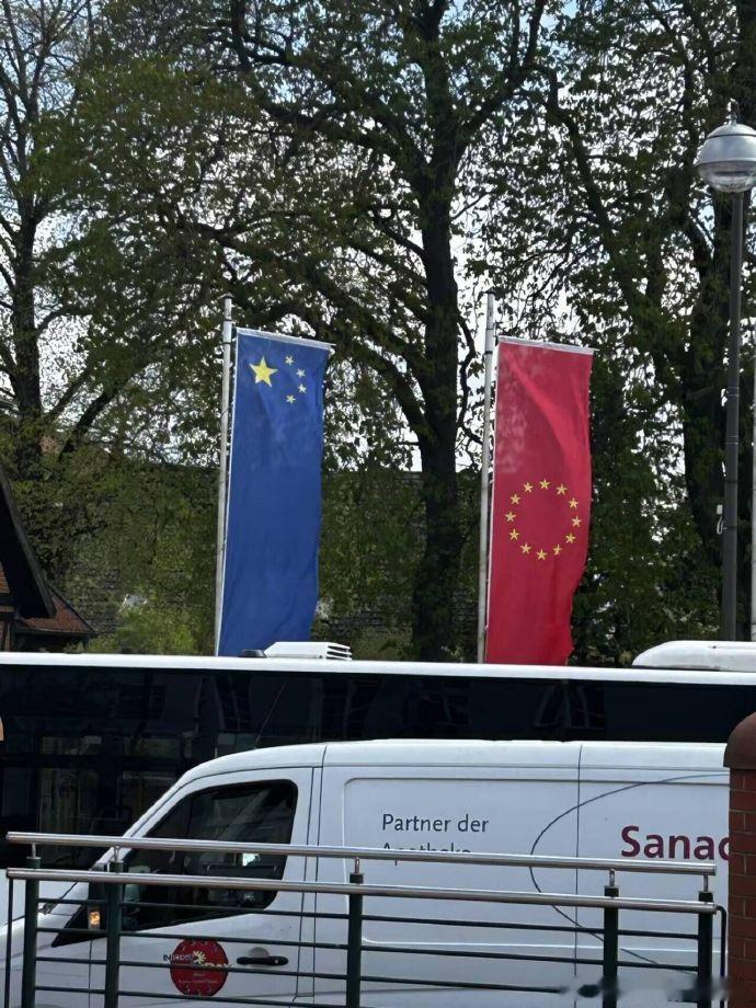 下回谁在说德国人严谨，就把这张图拍他脸上........不是，你没见过中国国旗，