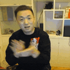 陈俊生牛逼啊让自己儿子睡地板让小三儿子睡床 