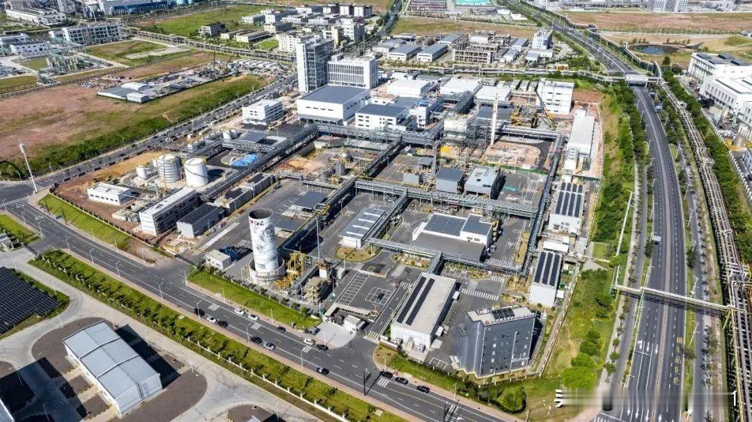 为什么太多人喜欢去浙江生活创业?
 浙江之所以成为“吸粉”大省，核心在于它完美解