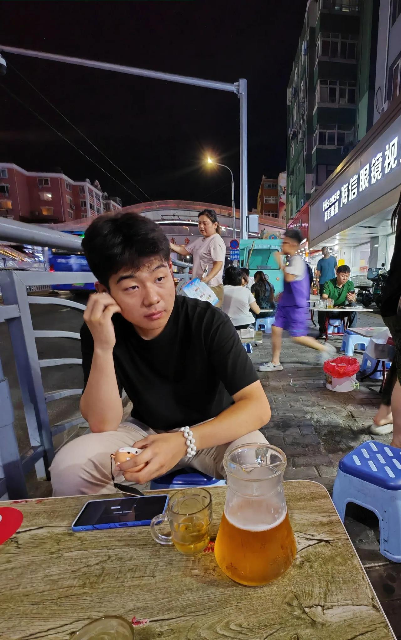 网上有一段话，说的太好了，太正确了。
“最近天气炎热，水资源紧缺，所以能喝酒的朋