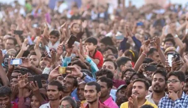 中国现在最担心的国家，估计就是印度了，怕的就是印度突然乱了。

如果印度真出事了