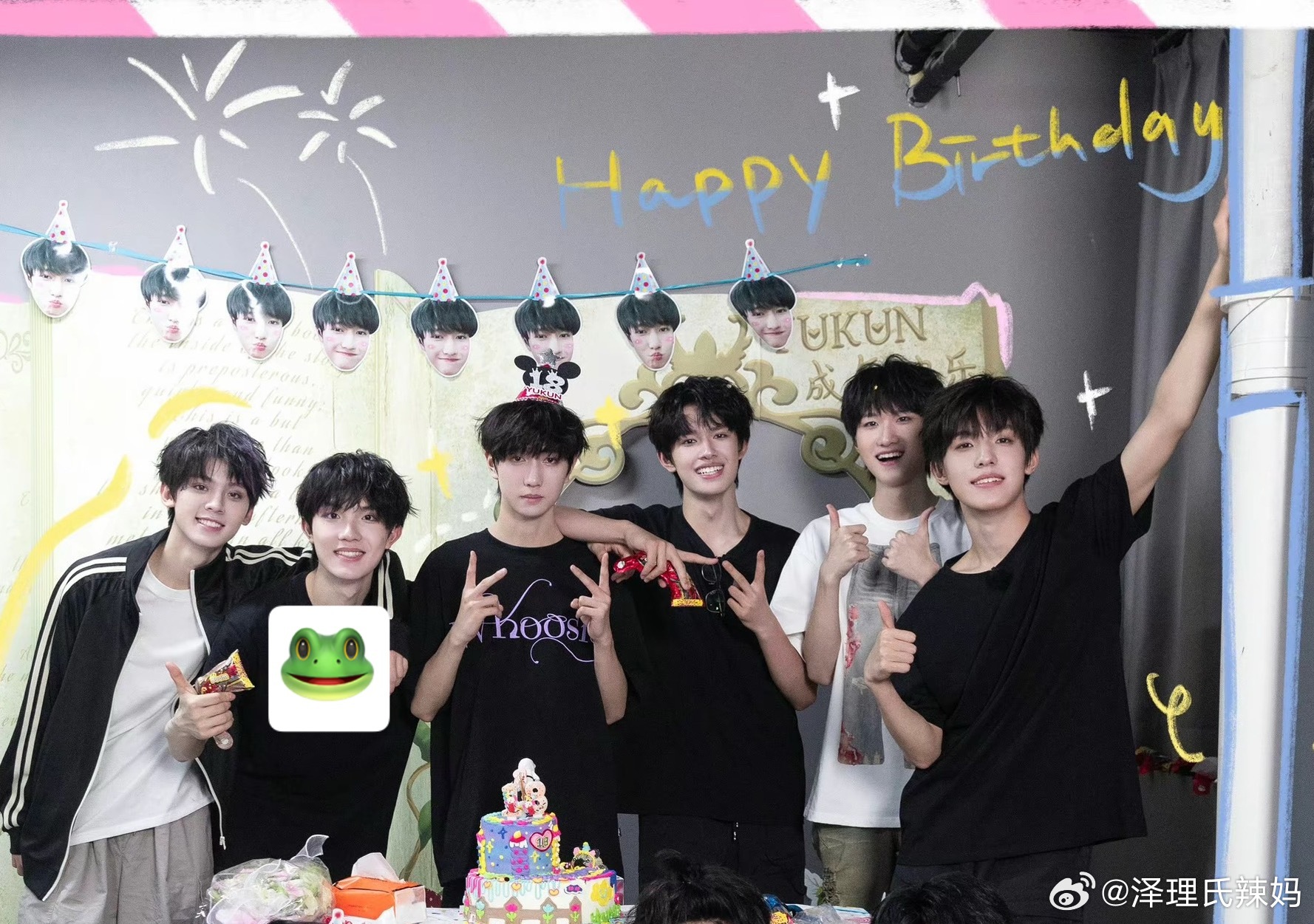 下家是在说这张脸在三代以及现在属于颜值比较高的吗是你没长眼还是你没见过人类？ 