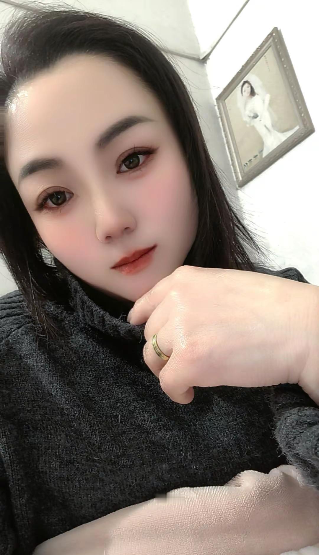 人到中年，静享此刻安然。手边的温暖，心中的淡然。🌸✨