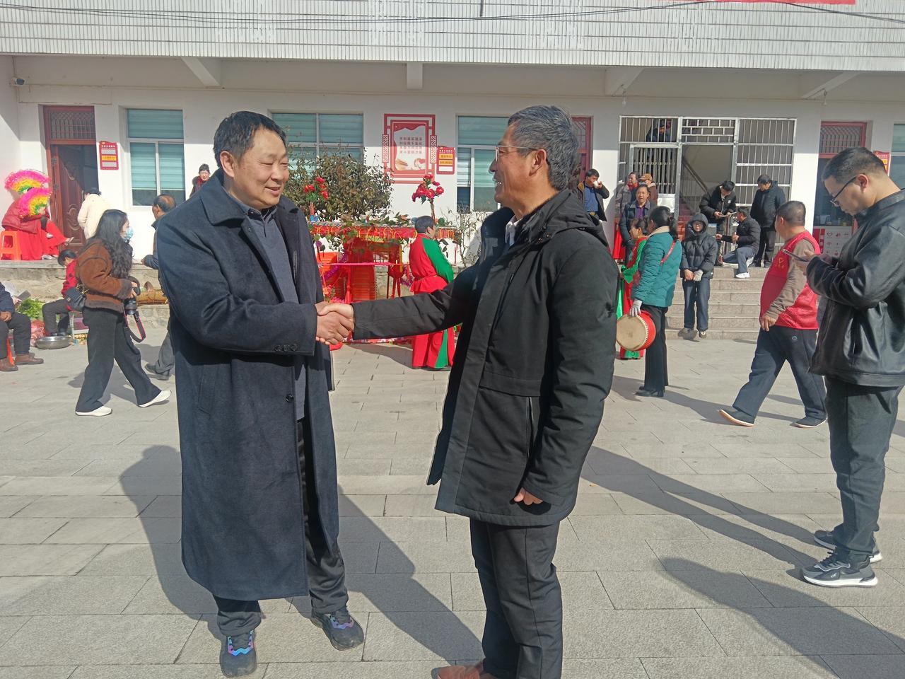 年味满刘畈，欢乐迎新春｜商城县冯店乡刘畈村年货集圆满成功！
 
2026年2月1