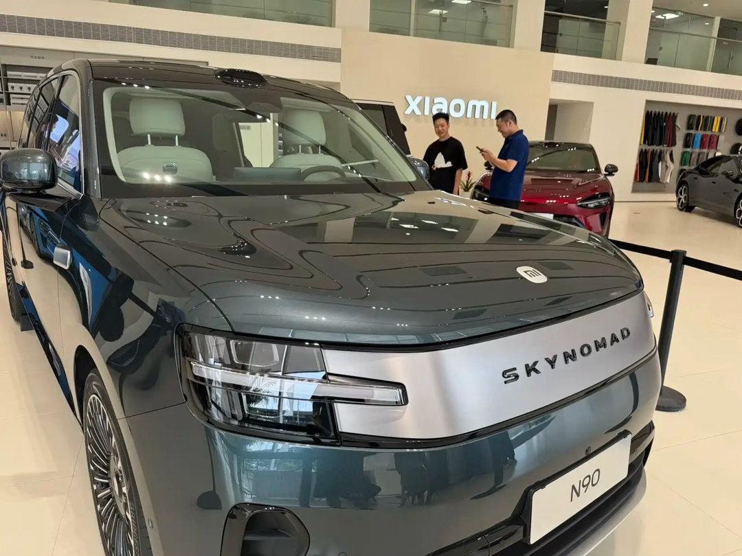 小米澎程 N70 于 2026 年 9 月正式发布，属于中大型增程式 SUV，面