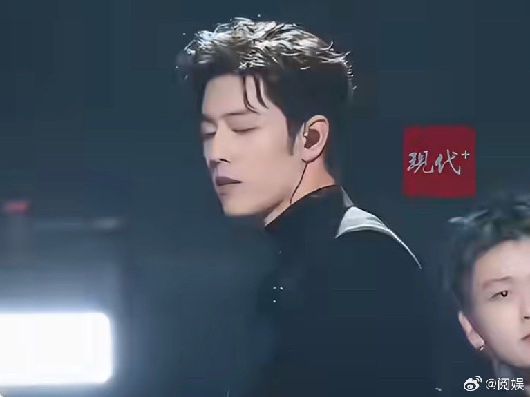 肖战演唱会二开门票秒售罄你们抢吧，反正我是抢不到的[捂嘴哭] ​​​