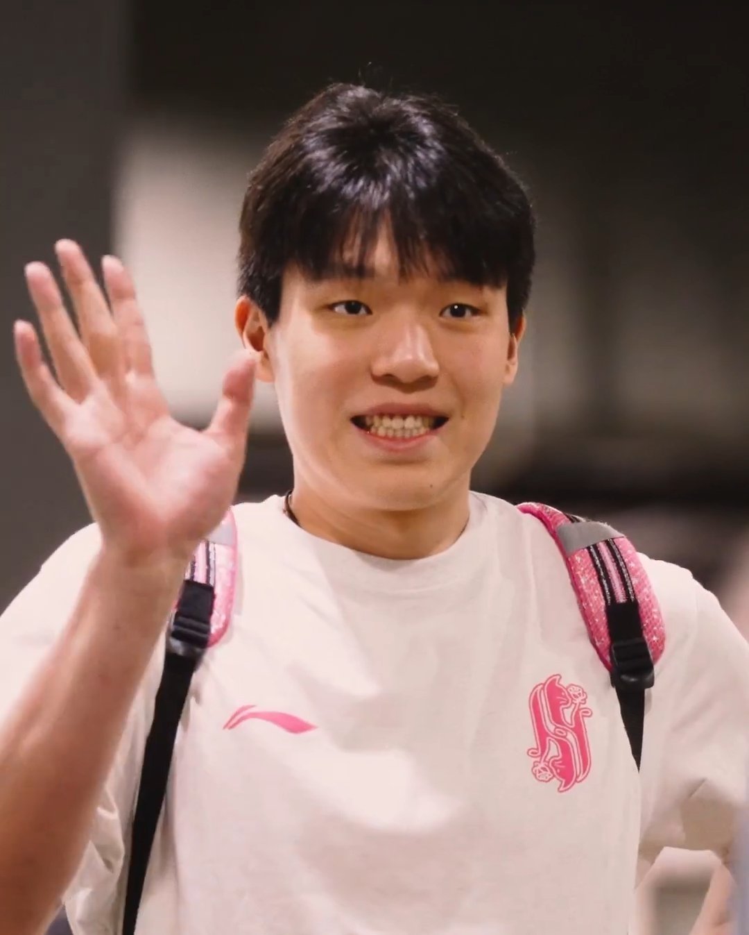 波特兰开拓者 杨瀚森新秀赛季的缩影，其实就是季后赛坐冷板凳的遭遇——常规赛出战4