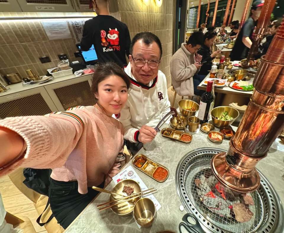 许绍雄女儿分享丧父后心情许绍雄女儿近况 许绍雄女儿在vlog里分享丧父后的心情，