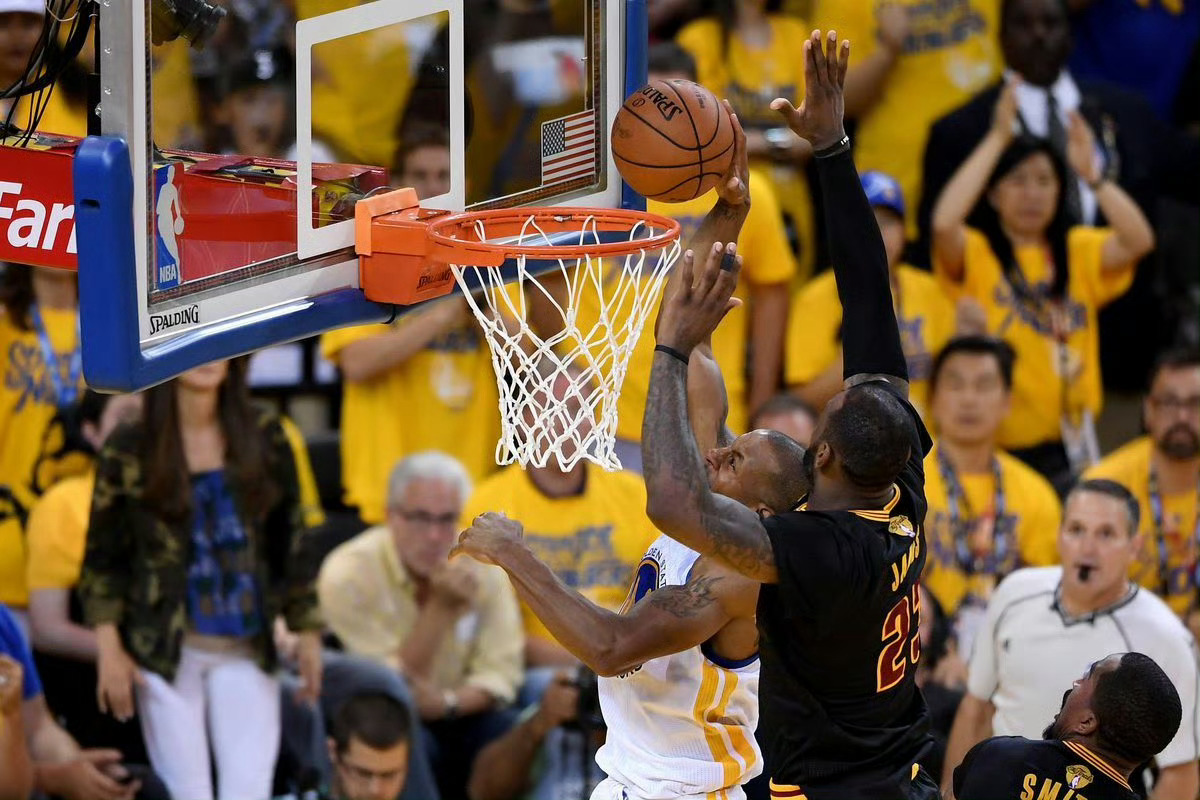 NBA总决赛詹姆斯欧文 总决赛抢七历史上最伟大的封盖和三分[加油] ​​​
