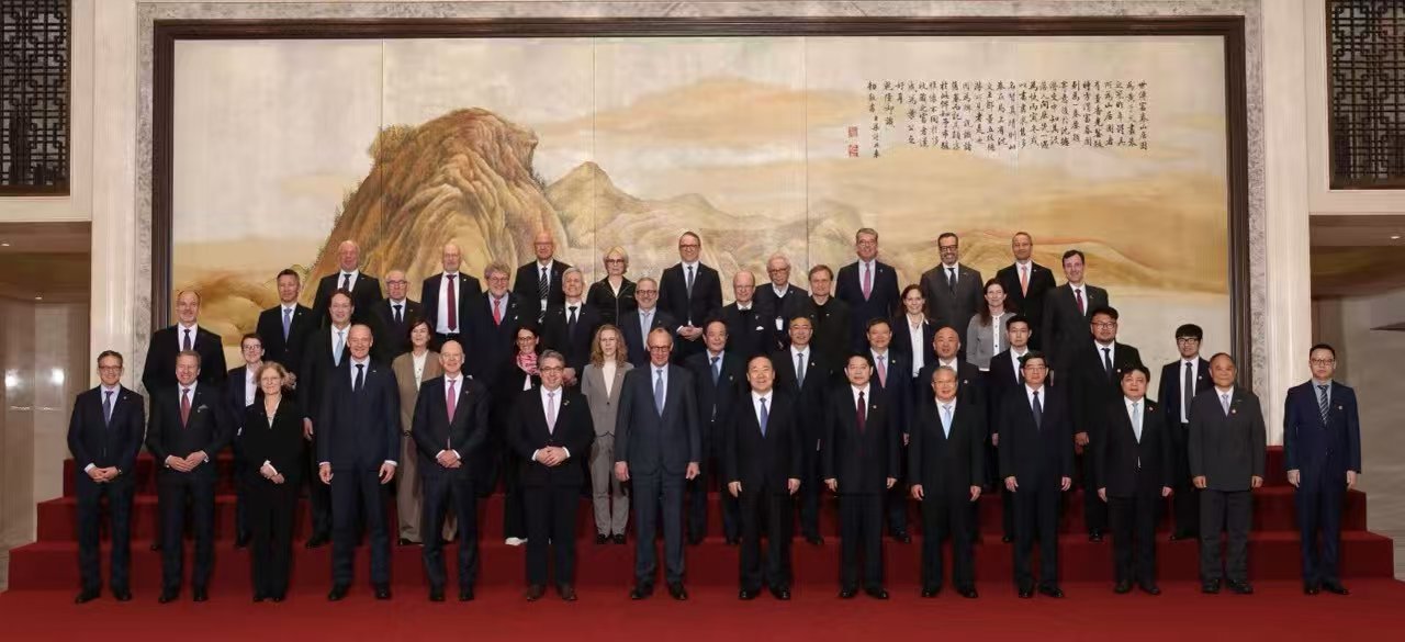 2月26日，德国总理默茨到访杭州，本次德国代表团与宇树、零跑等多家中企进行交流。