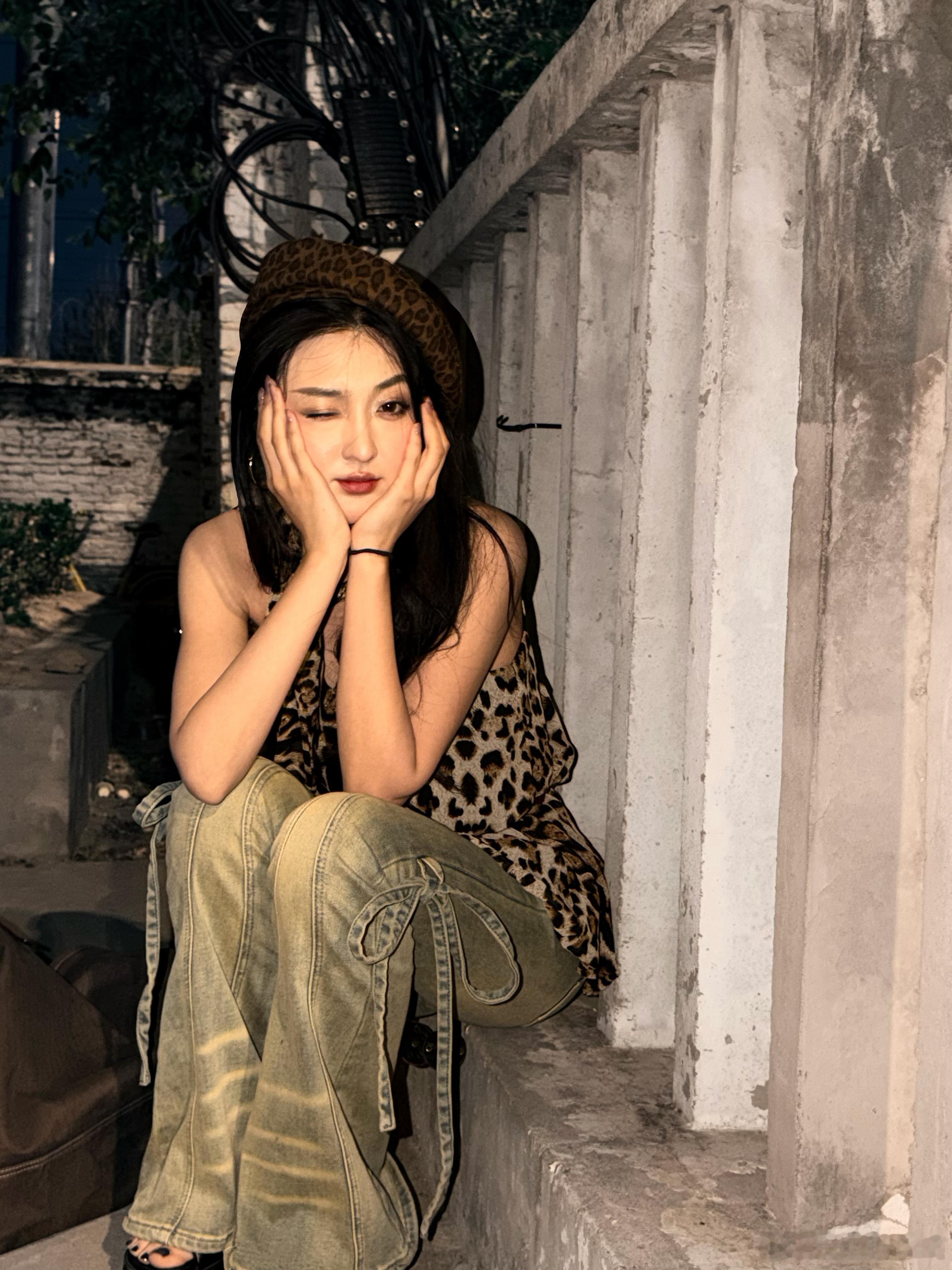 没话讲～我们互相在假装OOTD