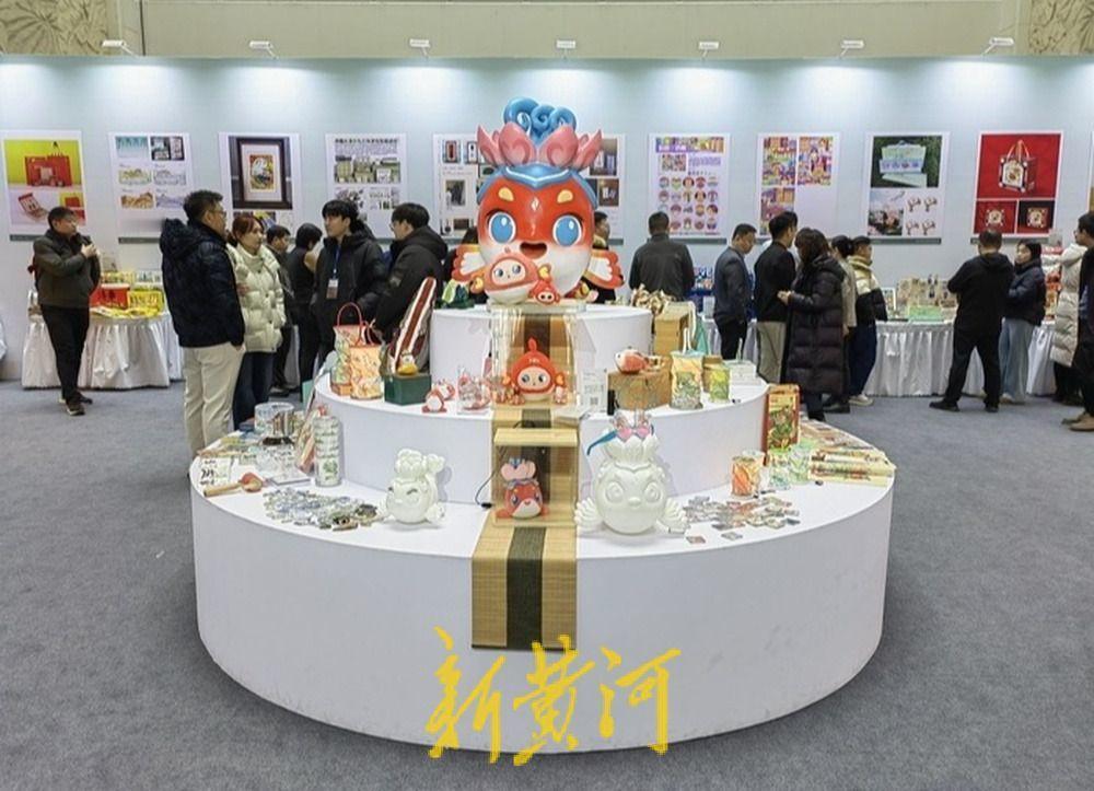 泉韵融创意、年味焕新篇，“泉”在济南文创设计大赛成果展开展！萌嘟嘟的泉锦鲤毛绒公