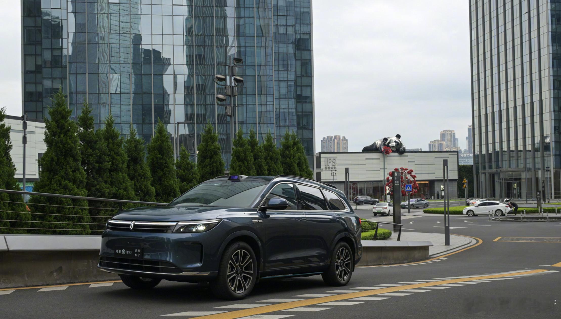 #问界新M7Ultra底盘升级# 很多人都说问界M7不是个新东西，是老平台技术上