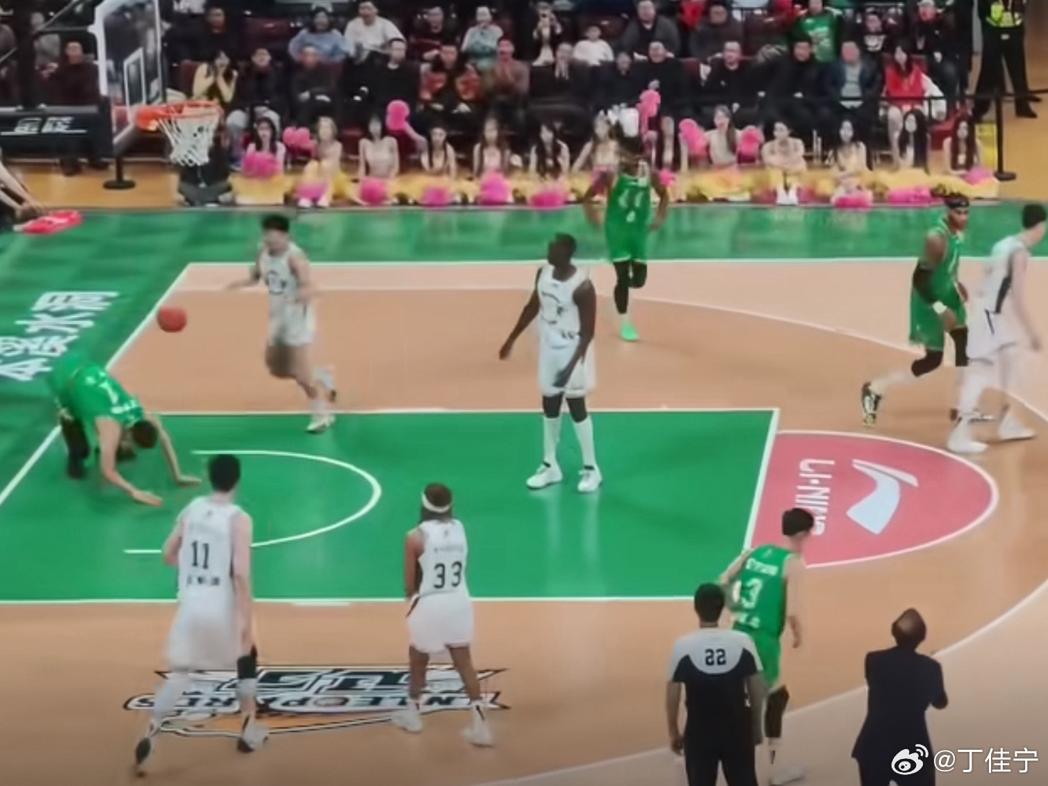 辽宁男篮vs同曦男篮 咱就说付豪绝对是讲究人，知恩图报，接继伟传球扣个篮，扣完立