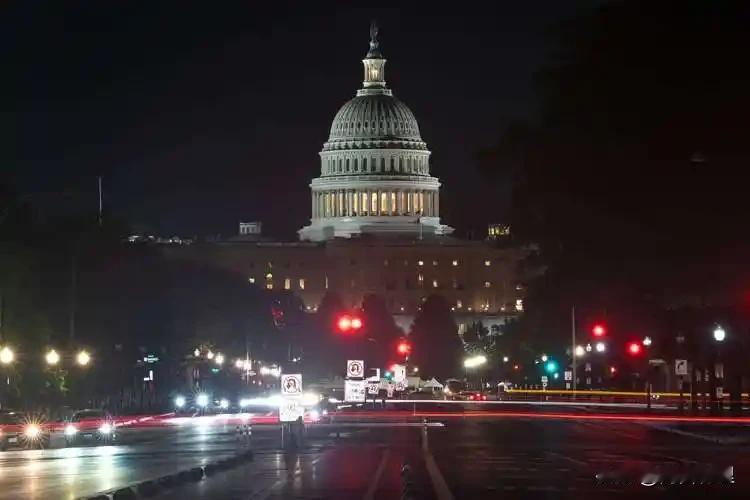 今天为止美国政府关门35天了，明天开始破了自己创造的记录，不是意外，是“慢性病”