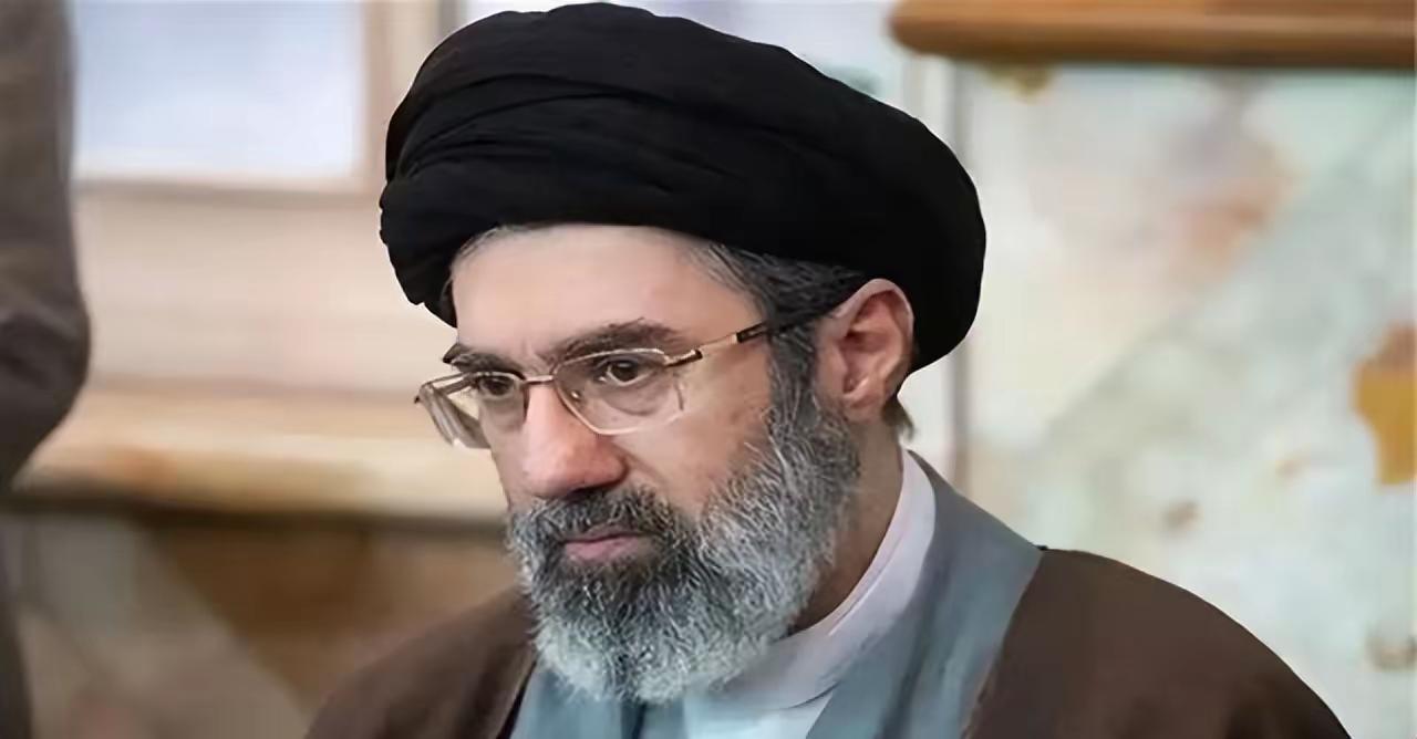 迷雾重重！炸遍伊朗13000多个点位，新领袖却凭空消失20天了，去了哪里？

眼