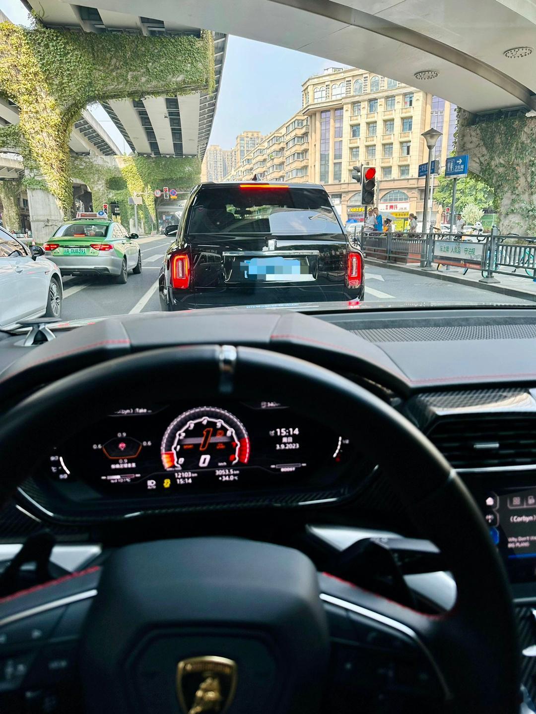 什么家庭才开得上库里南啊？ ​​​