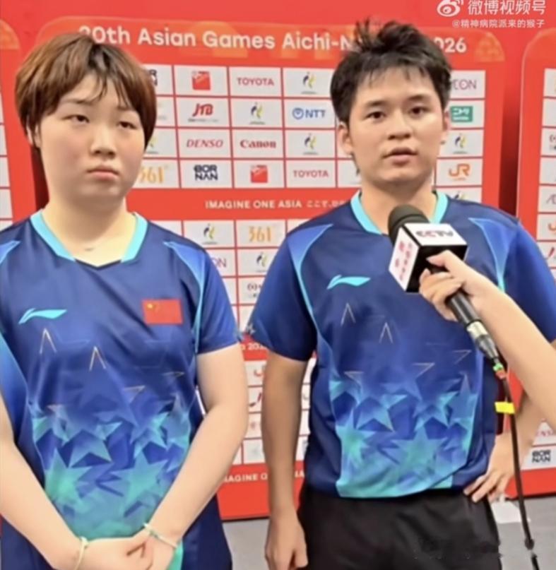 林诗栋蒯曼4比0王楚钦孙颖莎获得混双冠军的赛后采访🏆🎤
林诗栋：确实首先没有