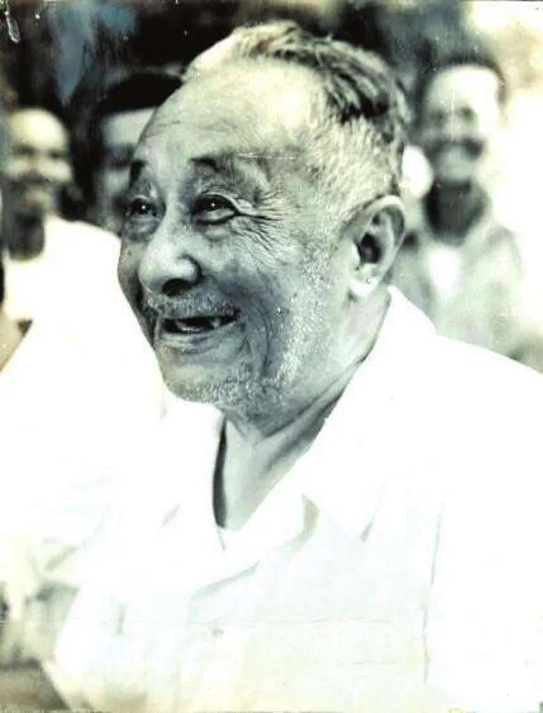 1970年，一正部级官员主动离休回乡，务农19年，拒绝重返政坛：我还有债没还完。