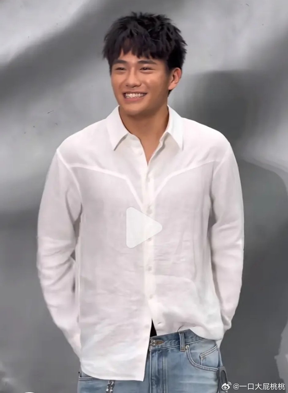 曹格儿子算长开了么 