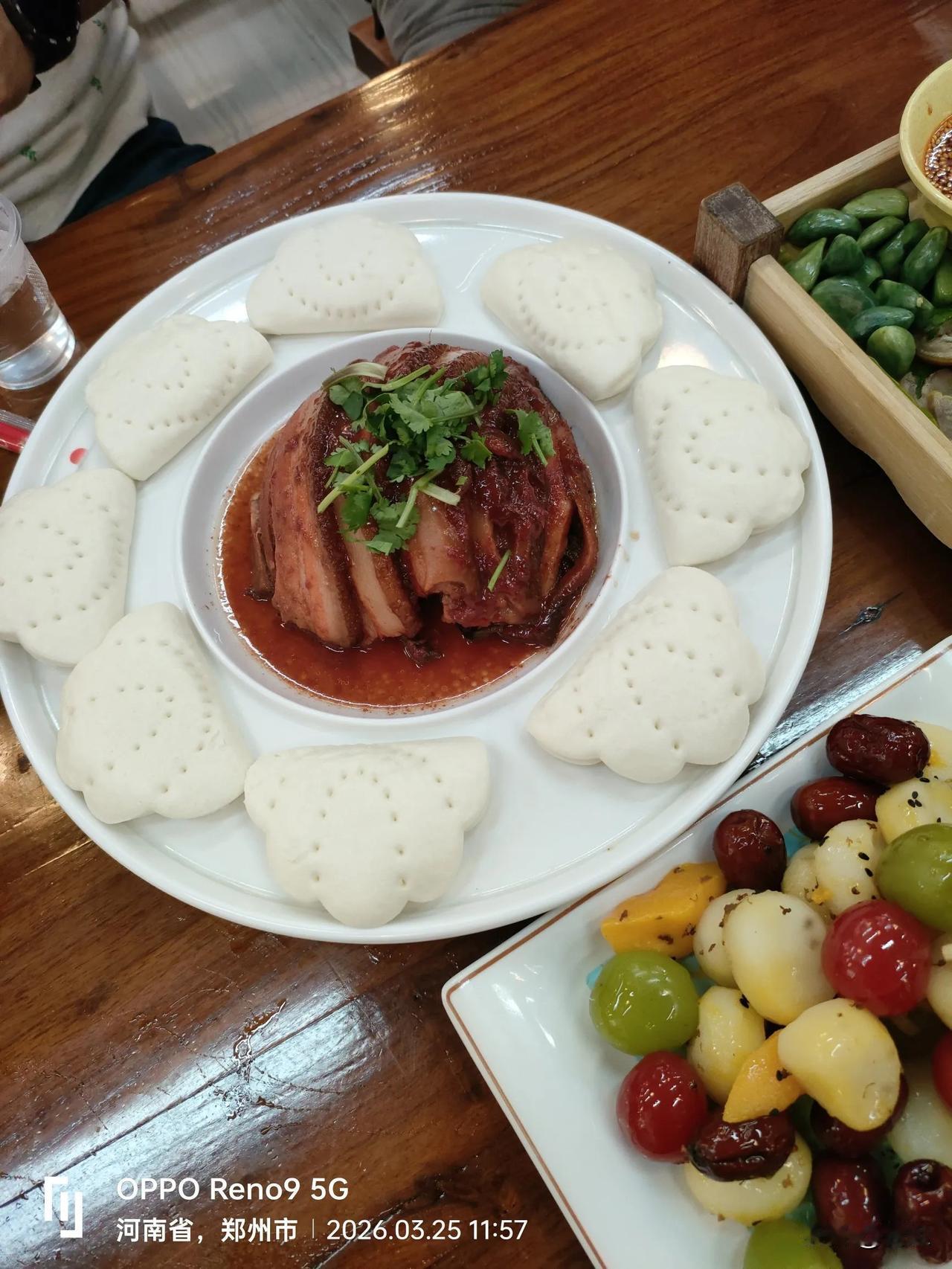 生日餐，很简单，既没有鲜花也没有蛋糕，就喜欢清净