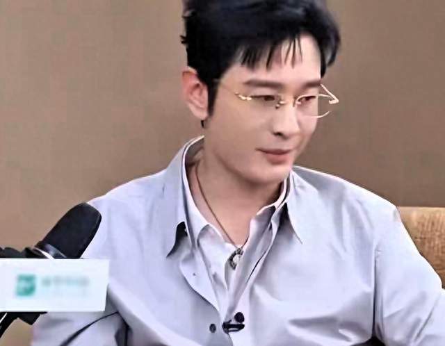 黄晓明采访一语惹风波，杨颖无辜背锅，成年人体面太戳心