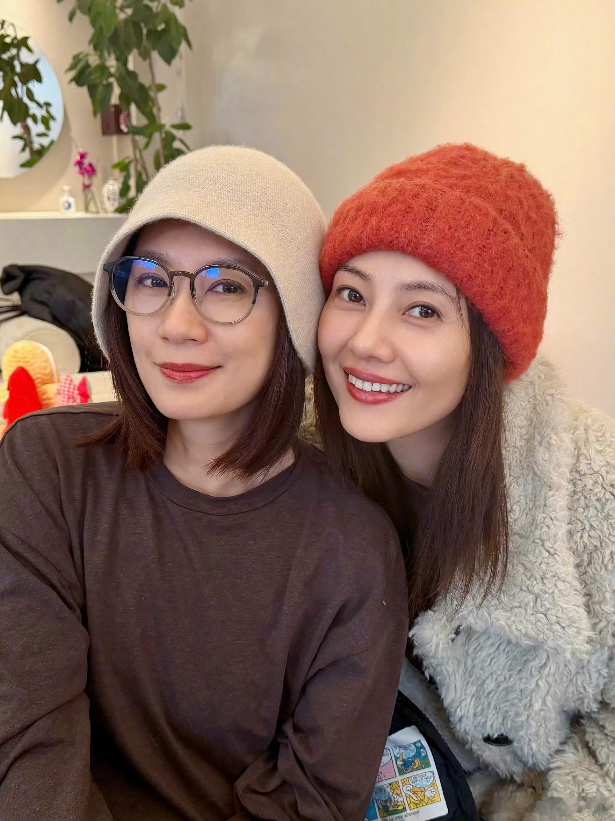 关系好好贾静雯高圆圆见面合照贾静雯高圆圆又见面了