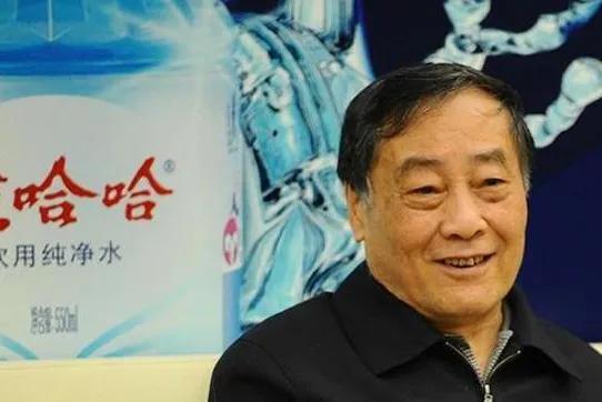 为什么全网都在批宗庆后，只是因为私生子风波吗？其实还是普遍的仇富心理，归根结底中