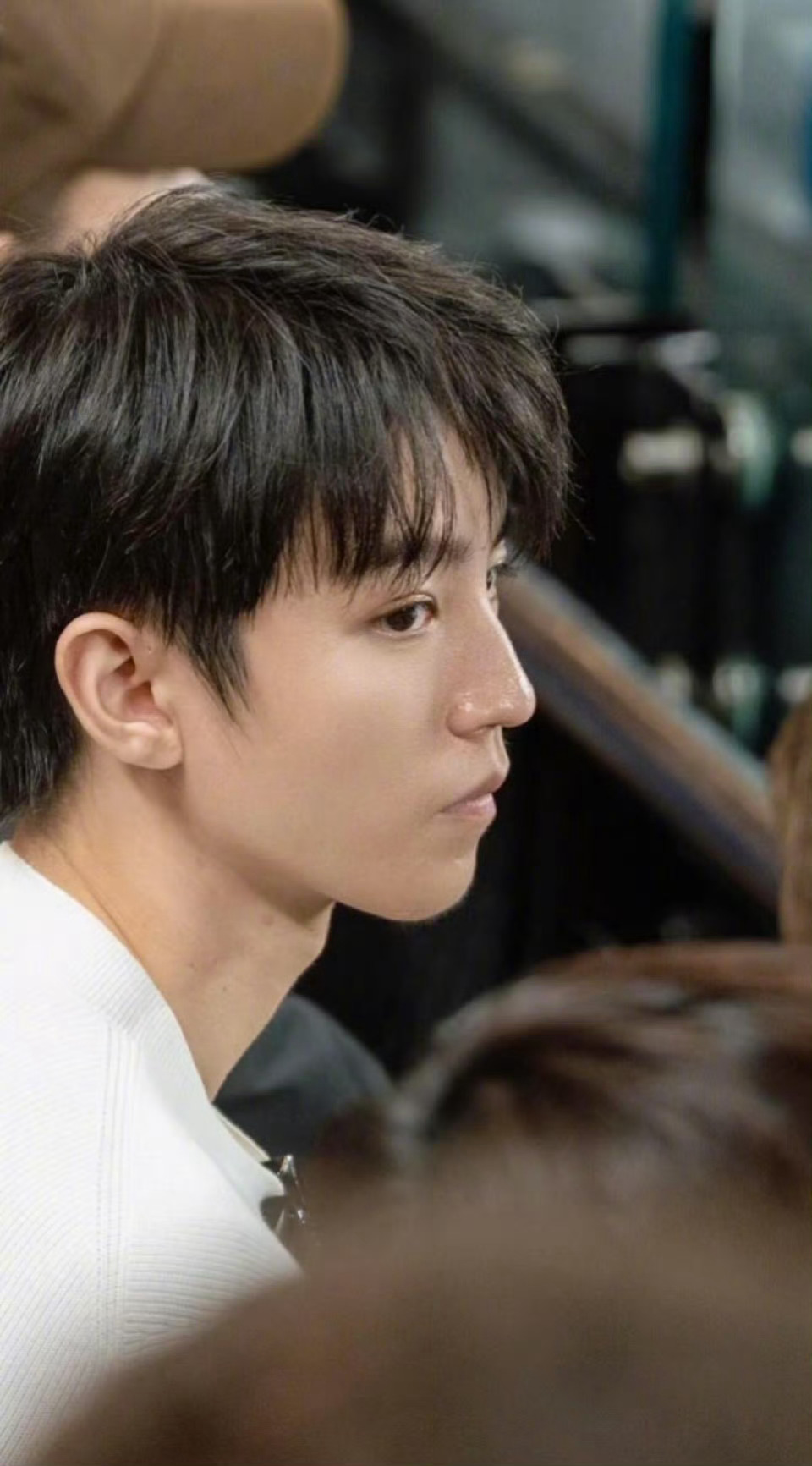 周杰伦陈奕迅王俊凯澳网同框王俊凯坐在自己偶像旁边完全就是乖宝来的