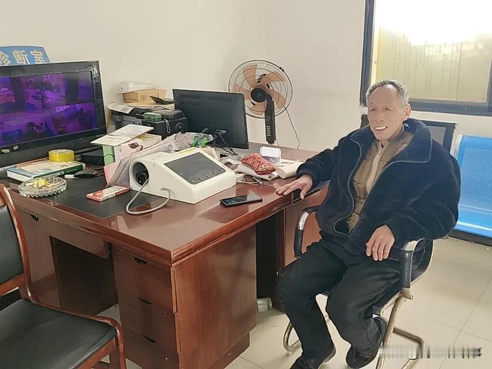 健康守护在乡间——记邓州市高集乡后李村卫生院院长李向瑞
 
在邓州市高集乡后李村