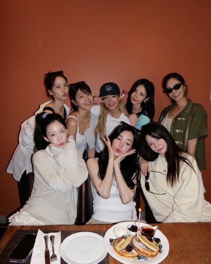 Tiffany剧透少女时代20周年准备中不愧是少女时代！Tiffany透露20周