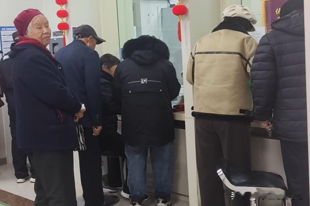 超过部分，银行会进行清算，然后会根据清算结果按比例赔付。

不过因为银行已经破产